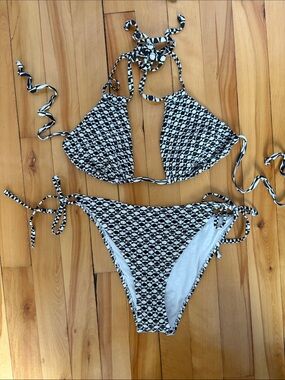2 H&M Geometric Print Triangle Bikini